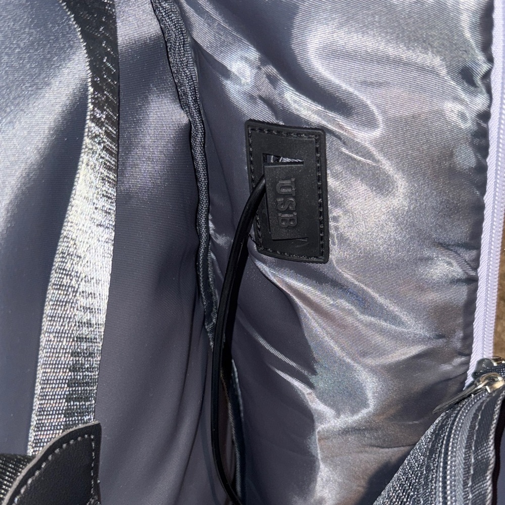 Stylish Lavender Backpack - image 3